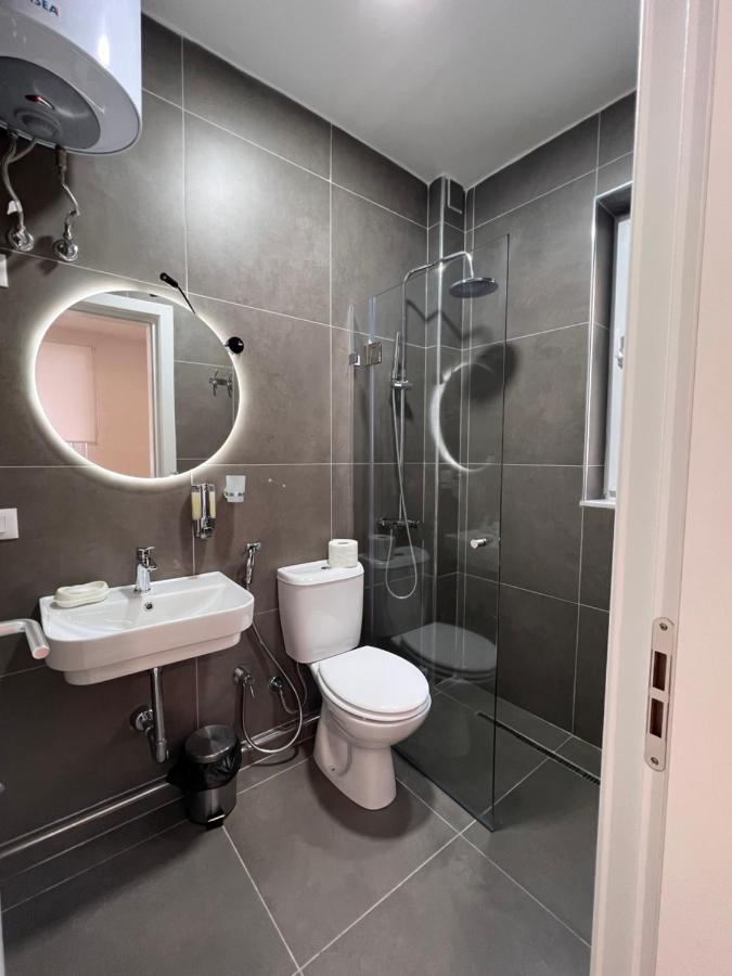 Grand Park & Bllok Area Rooms Tirana Exteriör bild