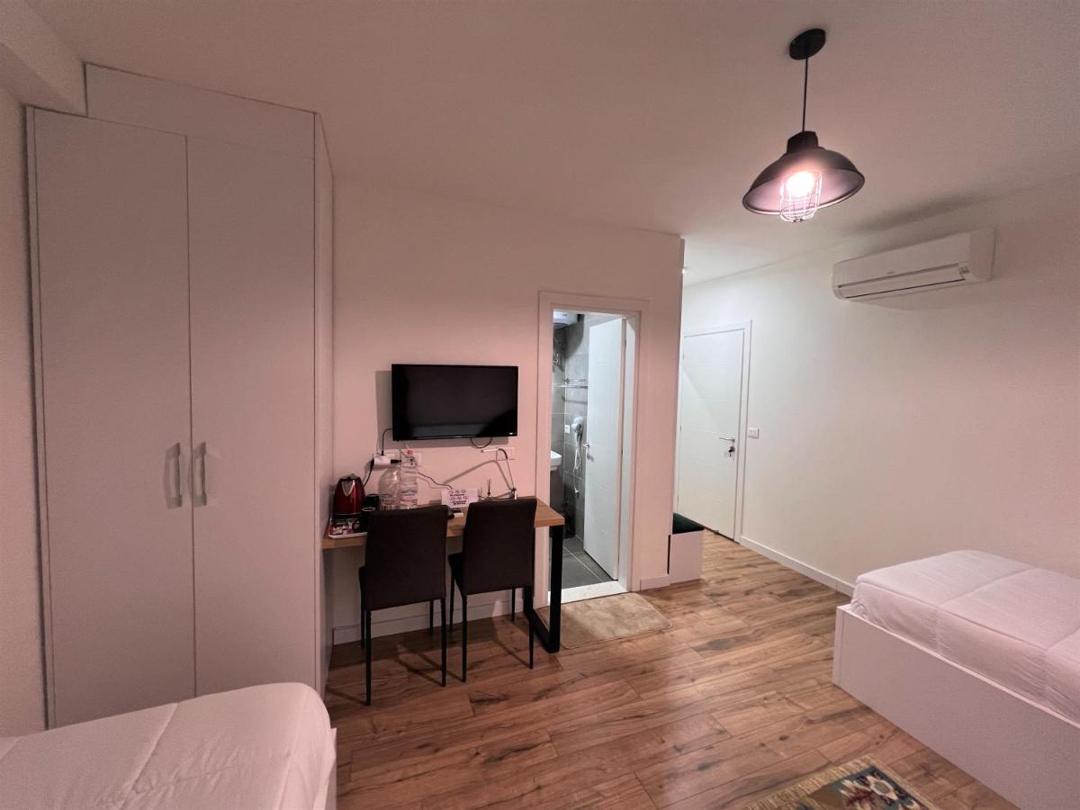 Grand Park & Bllok Area Rooms Tirana Exteriör bild
